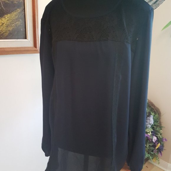 Blouse, Dark navy with a lace motif - Picture 3 of 11